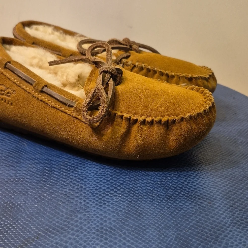 UGG: 